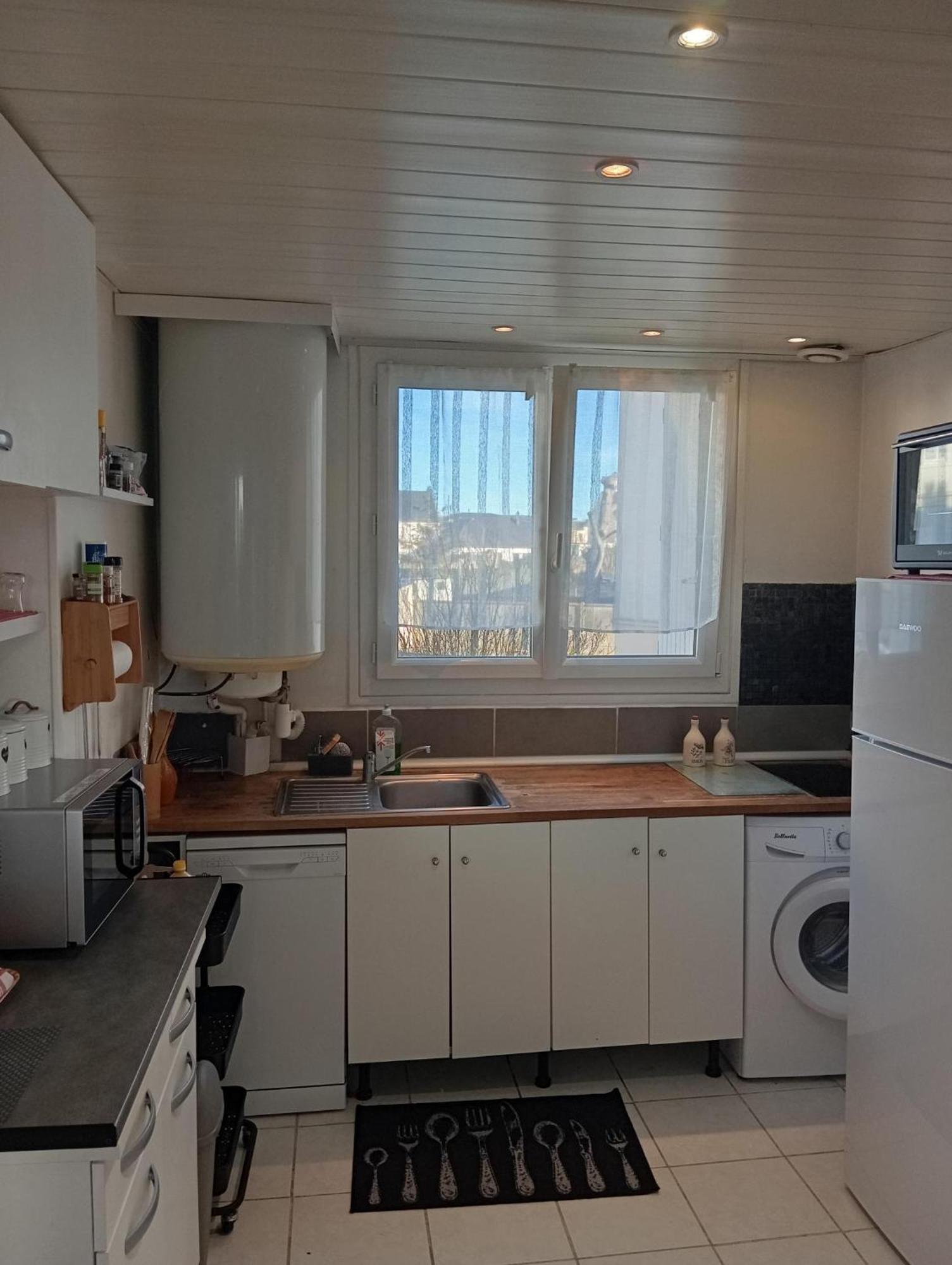 Appartement Confortable Dreux Eksteriør bilde